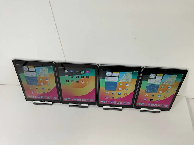 Apple ipad 2018 9.7” - wifi - 32 gb - space gray (4x) - afbeelding 3 van  10