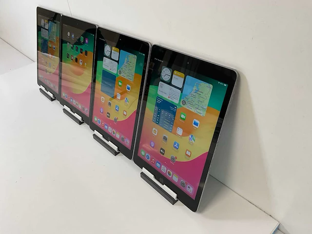 Apple ipad 2018 9.7” - wifi - 32 gb - space gray (4x) - afbeelding 4 van  10