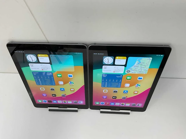 Apple ipad 2018 9.7” - wifi -128 gb - space gray (2x) - afbeelding 1 van  7