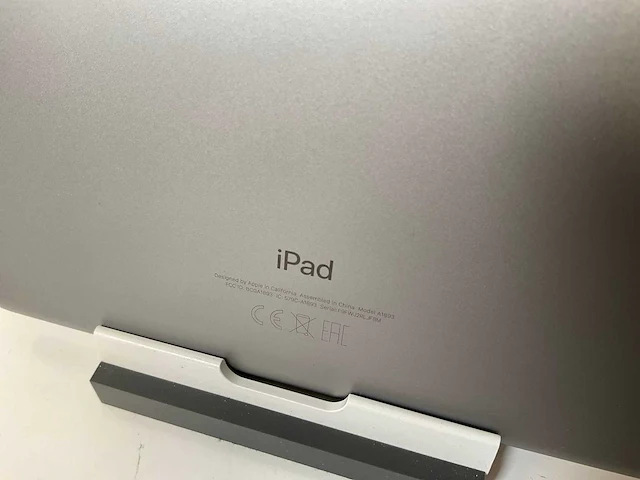 Apple ipad 2018 9.7” - wifi -128 gb - space gray (4x) - afbeelding 2 van  10