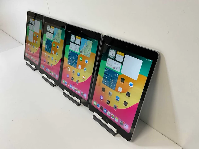 Apple ipad 2018 9.7” - wifi -128 gb - space gray (4x) - afbeelding 4 van  10
