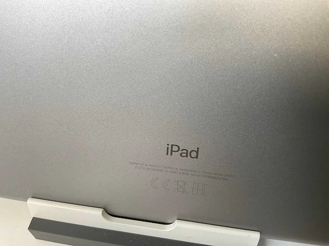 Apple ipad 2018 9.7” - wifi -128 gb - space gray (4x) - afbeelding 10 van  10
