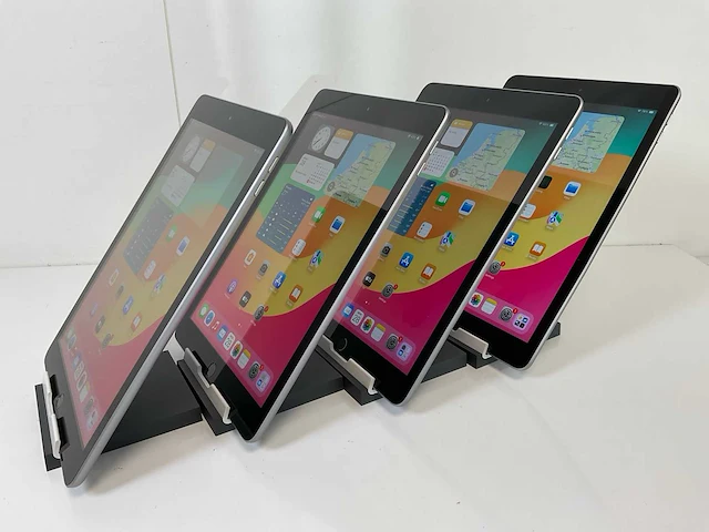 Apple ipad 2018 9.7” - wifi -128 gb - space gray (4x) - afbeelding 6 van  10
