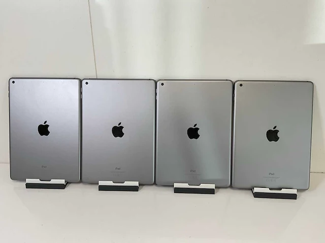 Apple ipad 2018 9.7” - wifi -128 gb - space gray (4x) - afbeelding 7 van  10