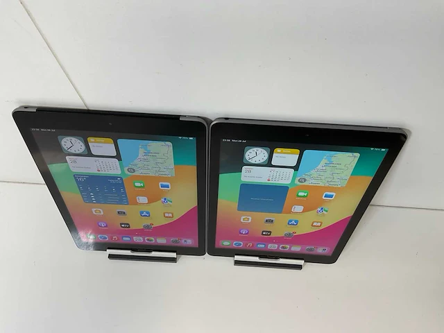 Apple ipad 2018 9.7” - wifi + cellular - 32 gb - space gray (2x) - afbeelding 2 van  8