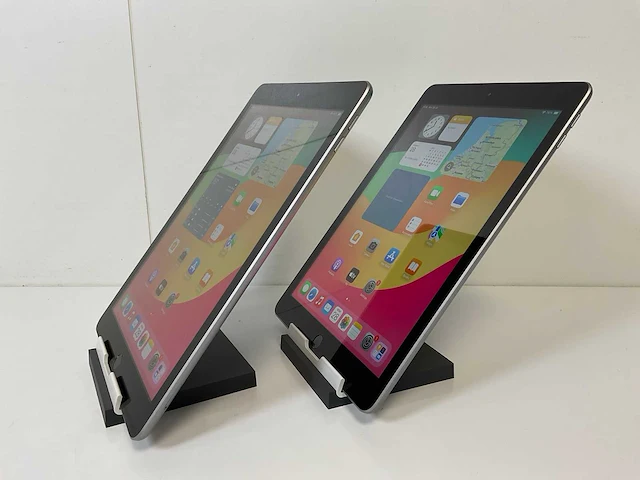Apple ipad 2018 9.7” - wifi + cellular - 32 gb - space gray (2x) - afbeelding 5 van  8