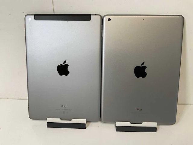 Apple ipad 2018 9.7” - wifi + cellular - 32 gb - space gray (2x) - afbeelding 6 van  8