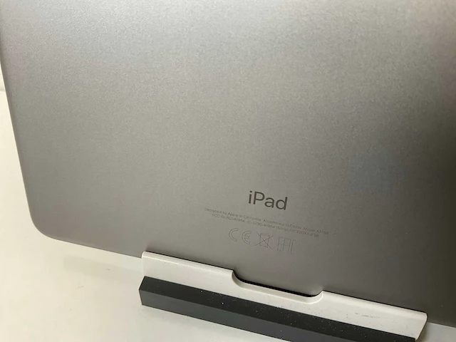 Apple ipad 2018 9.7” - wifi + cellular - 32 gb - space gray (2x) - afbeelding 8 van  8