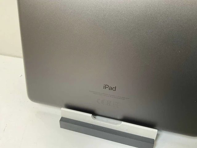 Apple ipad 2019 10.2” - wifi - 32 gb - space gray (3x) - afbeelding 9 van  9