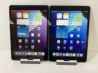 Apple ipad 2020 10.2” - wifi - 32 gb - space gray (2x) - afbeelding 1 van  8