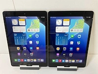 Apple ipad 2020 10.2” - wifi - 32 gb - space gray (2x) - afbeelding 1 van  9