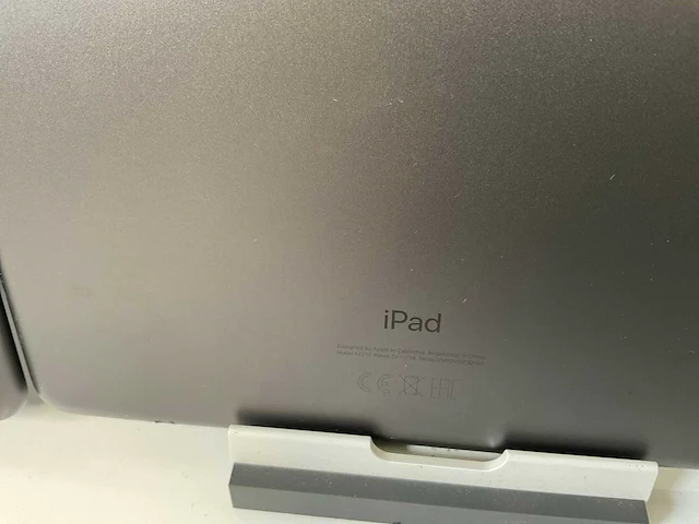 Apple ipad 2020 10.2” - wifi - 32 gb - space gray (2x) - afbeelding 7 van  9
