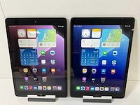 Apple ipad 2020 10.2” - wifi - 32 gb - space gray (2x) - afbeelding 1 van  8