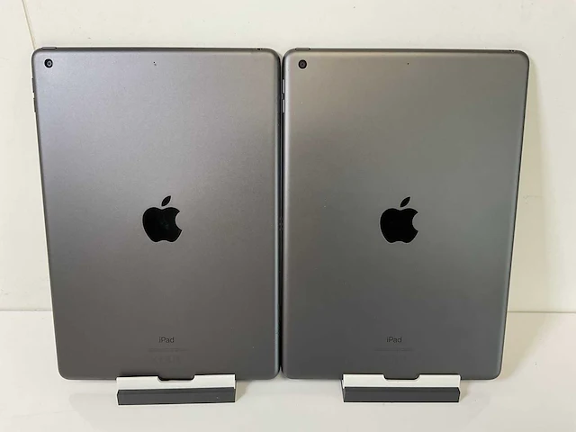 Apple ipad 2020 10.2” - wifi - 32 gb - space gray (2x) - afbeelding 6 van  8