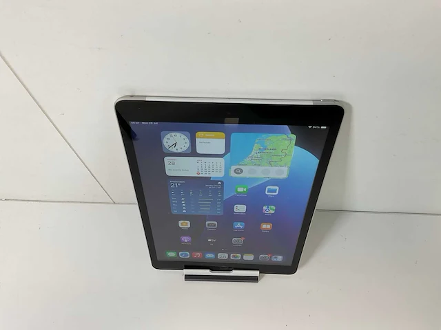 Apple ipad 2021 10.2” - wifi + cellular - 64 gb - silver - afbeelding 2 van  6