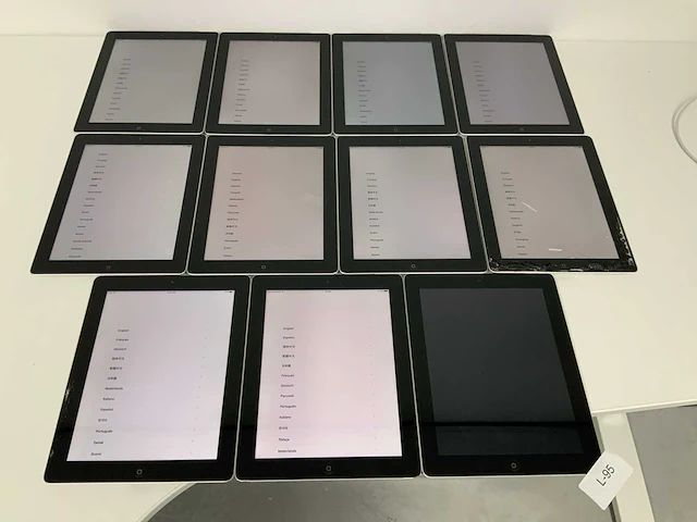 Apple ipad 3 (wi-fi + cellular mm) zwart (fmi) (11x) - afbeelding 1 van  3