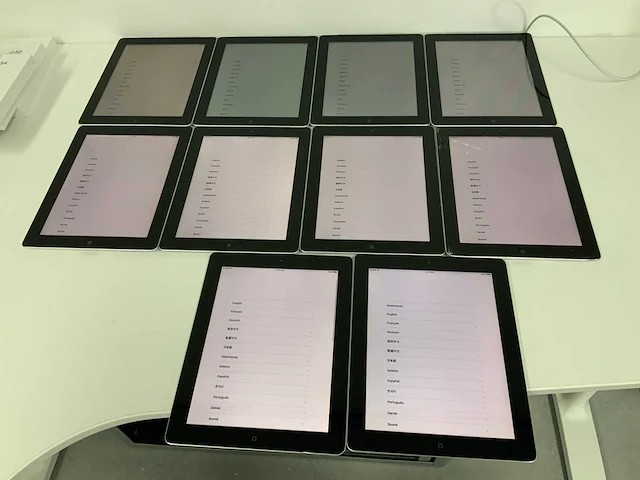 Apple ipad (3rd generation) (wi-fi + cellular) fmi (10x) - afbeelding 1 van  3