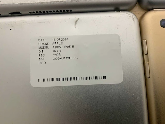 Apple ipad 5 a1822 / a1823 tablet (8x) - afbeelding 9 van  10