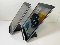 Apple ipad 5th gen - wi-fi - 32 gb - space gray (2x) - afbeelding 2 van  6