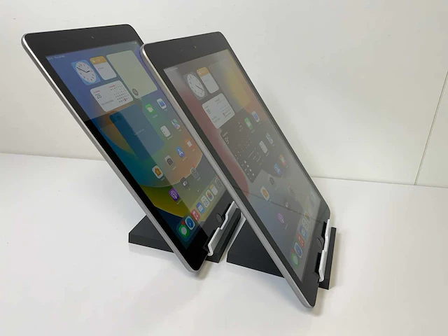 Apple ipad 5th gen - wi-fi - 32 gb - space gray (2x) - afbeelding 3 van  6