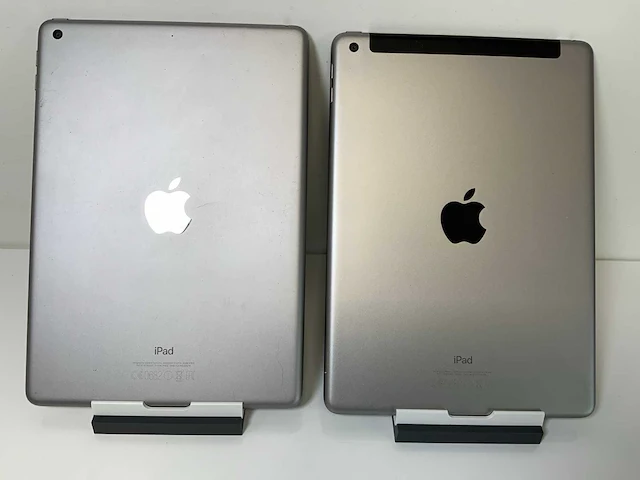 Apple ipad 5th gen - wi-fi - 32 gb - space gray (2x) - afbeelding 4 van  6