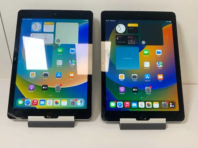 Apple ipad 5th gen - wi-fi & cellular - 128 gb - space gray (2x) - afbeelding 1 van  4