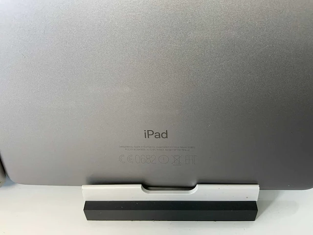 Apple ipad 5th gen - wi-fi & cellular - 32 gb - space gray (5x) - afbeelding 9 van  11