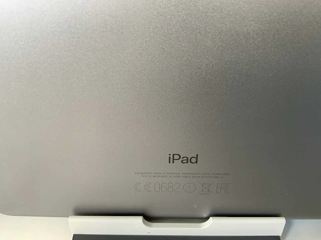 Apple ipad 5th gen - wi-fi & cellular - 32 gb - space gray (5x) - afbeelding 11 van  11