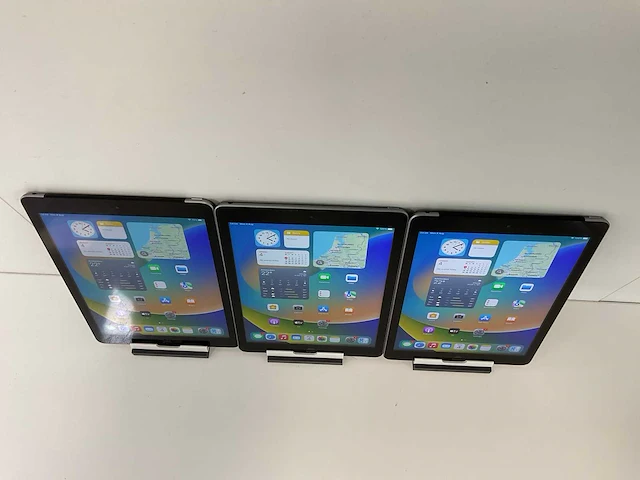 Apple ipad 5th gen - wifi + cellular - 128 gb - space gray (3x) - afbeelding 2 van  9