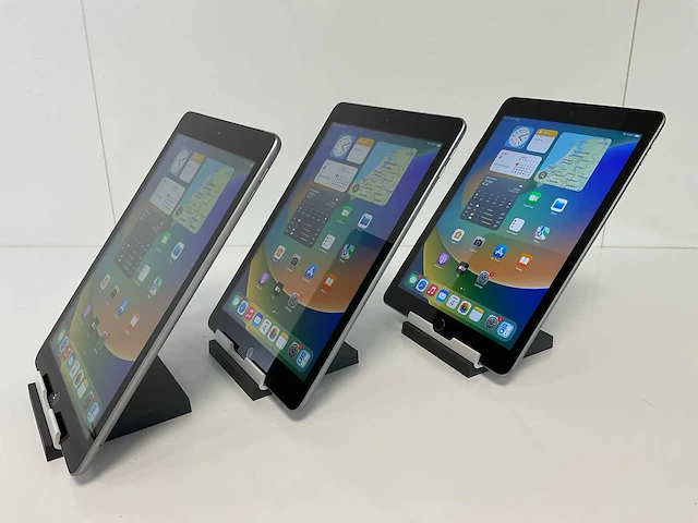 Apple ipad 5th gen - wifi + cellular - 128 gb - space gray (3x) - afbeelding 5 van  9
