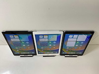 Apple ipad 5th gen - wifi + cellular - 32 gb - space gray / silver (3x) - afbeelding 2 van  9
