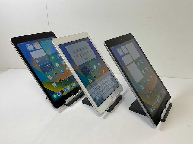 Apple ipad 5th gen - wifi + cellular - 32 gb - space gray / silver (3x) - afbeelding 4 van  9