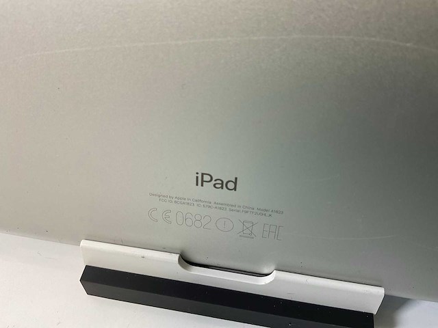 Apple ipad 5th gen - wifi + cellular - 32 gb - space gray / silver (3x) - afbeelding 8 van  9