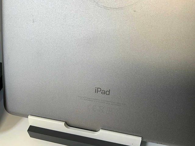 Apple ipad 5th gen - wifi & cellullar - 128 gb - space gray (5x) - afbeelding 3 van  12