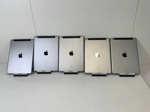 Apple ipad 5th gen - wifi & cellullar - 128 gb - space gray (5x) - afbeelding 10 van  12