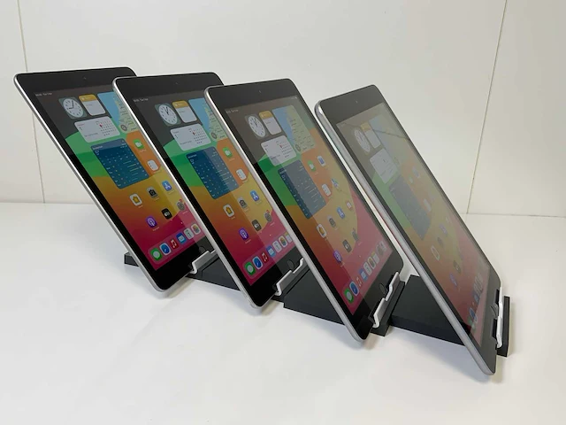Apple ipad 6th gen - wi-fi & cellular - 128 gb - space gray (4x) - afbeelding 3 van  4