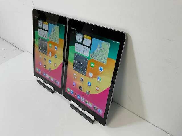 Apple ipad 6th gen - wifi - 128 gb - space gray (2x) - afbeelding 3 van  7