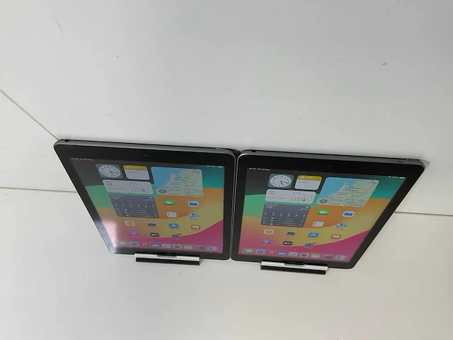 Apple ipad 6th gen - wifi - 128 gb - space gray (2x) - afbeelding 4 van  7