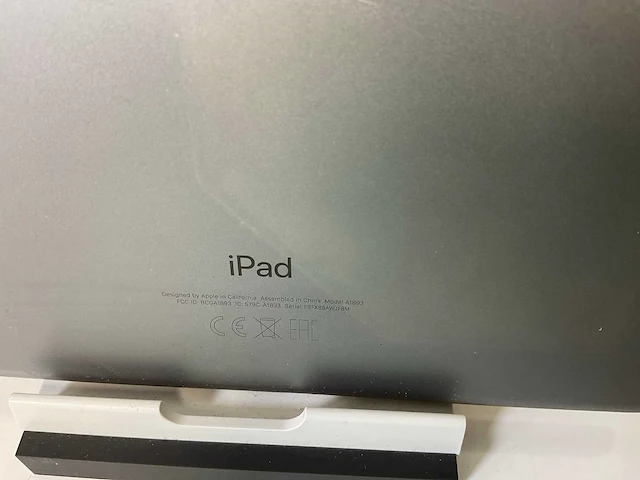 Apple ipad 6th gen - wifi - 128 gb - space gray (2x) - afbeelding 6 van  7