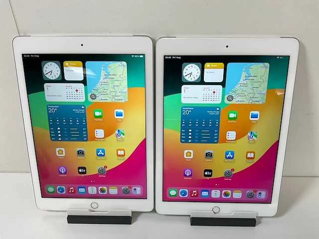 Apple ipad 6th gen - wifi + cellular - 128 gb - silver (2x) - afbeelding 1 van  9