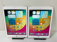Apple ipad 6th gen - wifi + cellular - 128 gb - silver (2x) - afbeelding 1 van  9