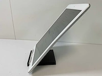 Apple ipad 6th gen - wifi + cellular - 128 gb - silver (2x) - afbeelding 9 van  9