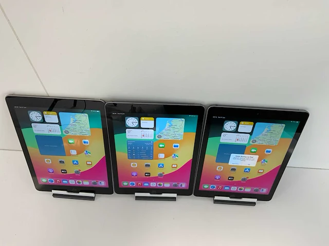 Apple ipad 6th gen (2018) 9.7”, - wi-fi - 32 gb - space gray (3x) - afbeelding 2 van  9
