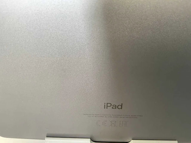 Apple ipad 6th gen (2018) 9.7”, - wi-fi - 32 gb - space gray (4x) - afbeelding 2 van  10