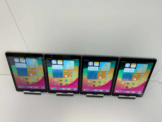 Apple ipad 6th gen (2018) 9.7”, - wi-fi - 32 gb - space gray (4x) - afbeelding 3 van  10