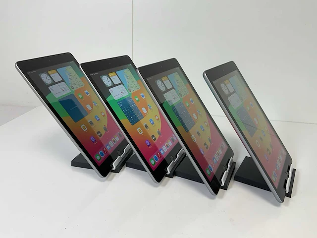 Apple ipad 6th gen (2018) 9.7”, - wi-fi - 32 gb - space gray (4x) - afbeelding 5 van  10