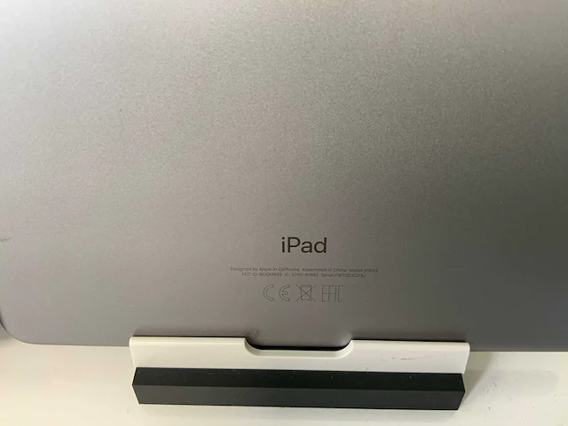 Apple ipad 6th gen (2018) 9.7”, - wi-fi - 32 gb - space gray (4x) - afbeelding 8 van  10