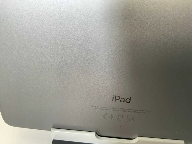 Apple ipad 6th gen (2018) 9.7”, - wi-fi - 32 gb - space gray (4x) - afbeelding 2 van  10