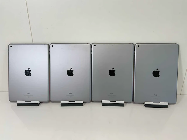 Apple ipad 6th gen (2018) 9.7”, - wi-fi - 32 gb - space gray (4x) - afbeelding 7 van  10
