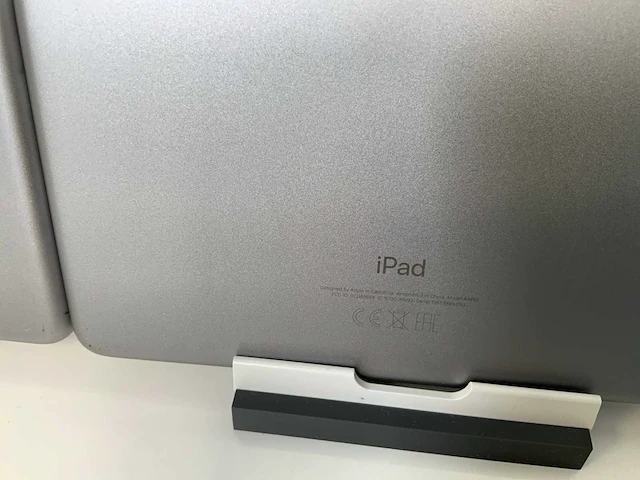 Apple ipad 6th gen (2018) 9.7”, - wi-fi - 32 gb - space gray (4x) - afbeelding 10 van  10